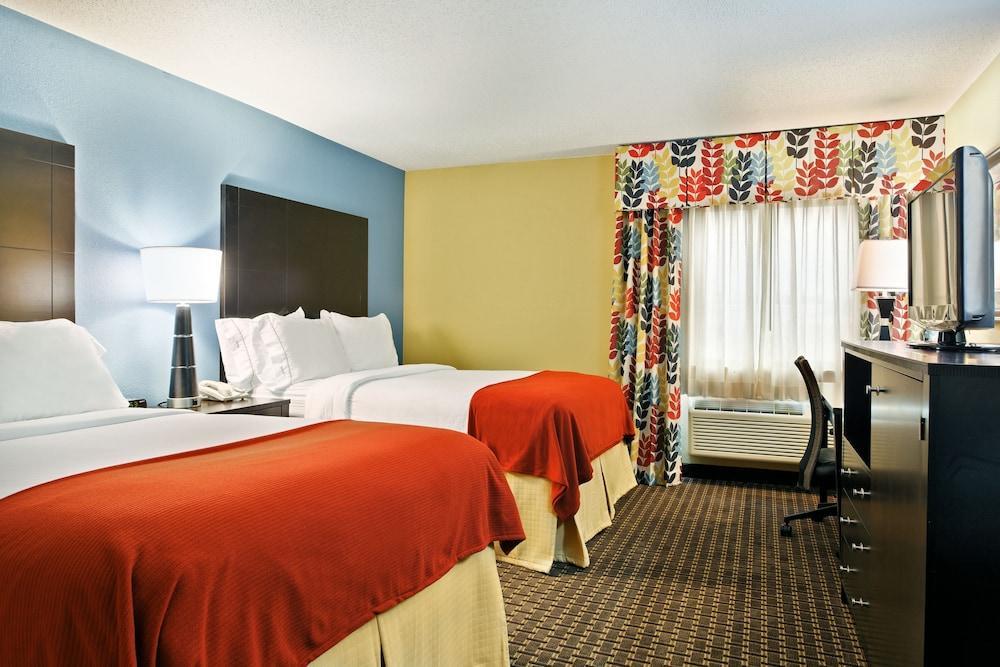 Holiday Inn Express Hotel Fort Campbell-Oak Grove By Ihg Extérieur photo