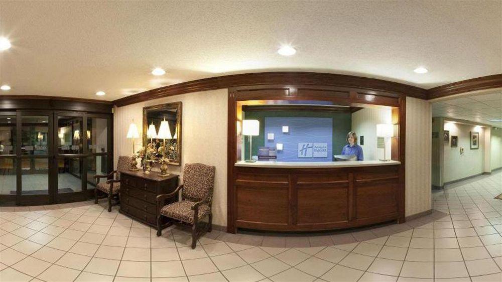 Holiday Inn Express Hotel Fort Campbell-Oak Grove By Ihg Extérieur photo