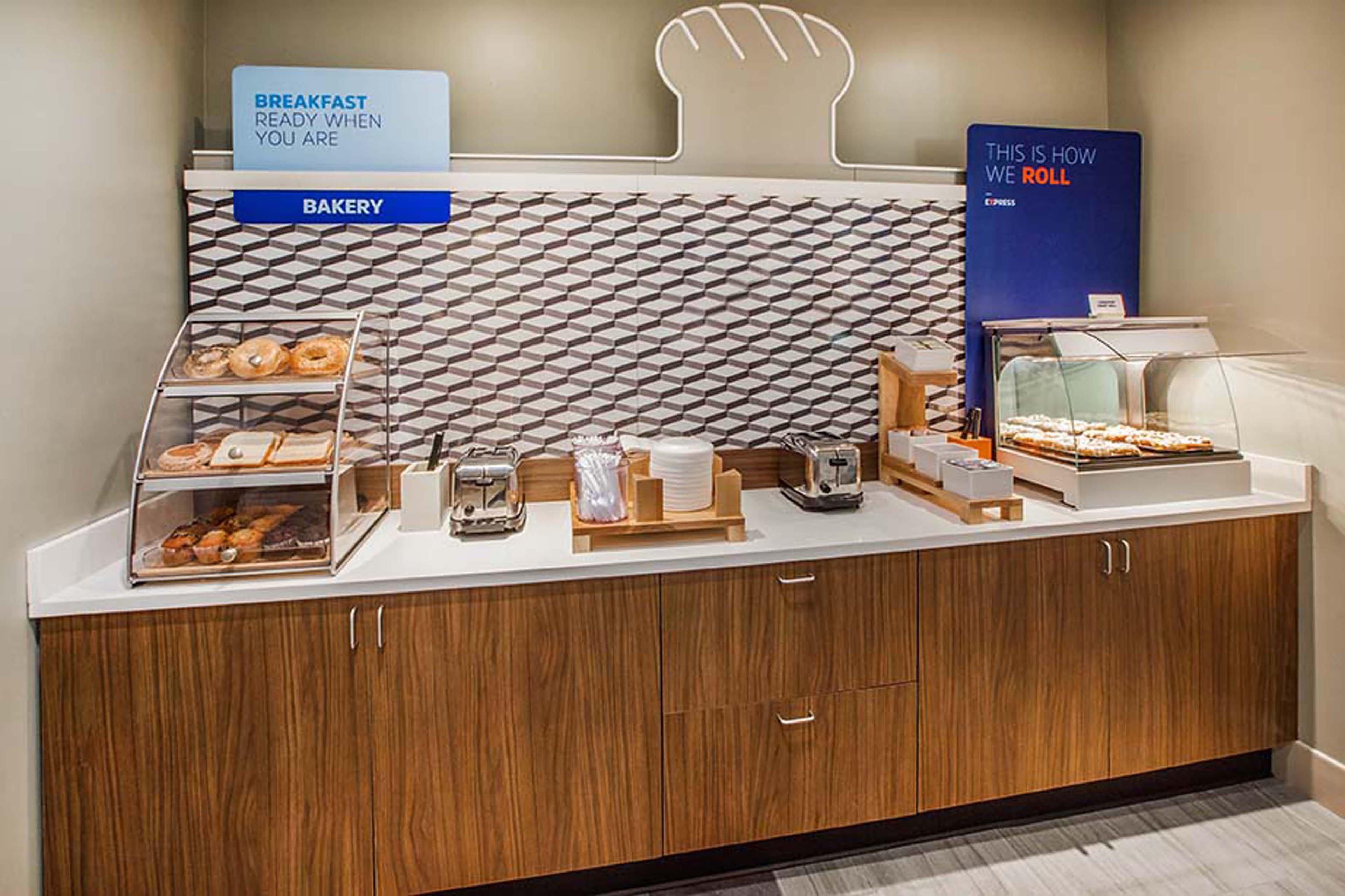 Holiday Inn Express Hotel Fort Campbell-Oak Grove By Ihg Extérieur photo