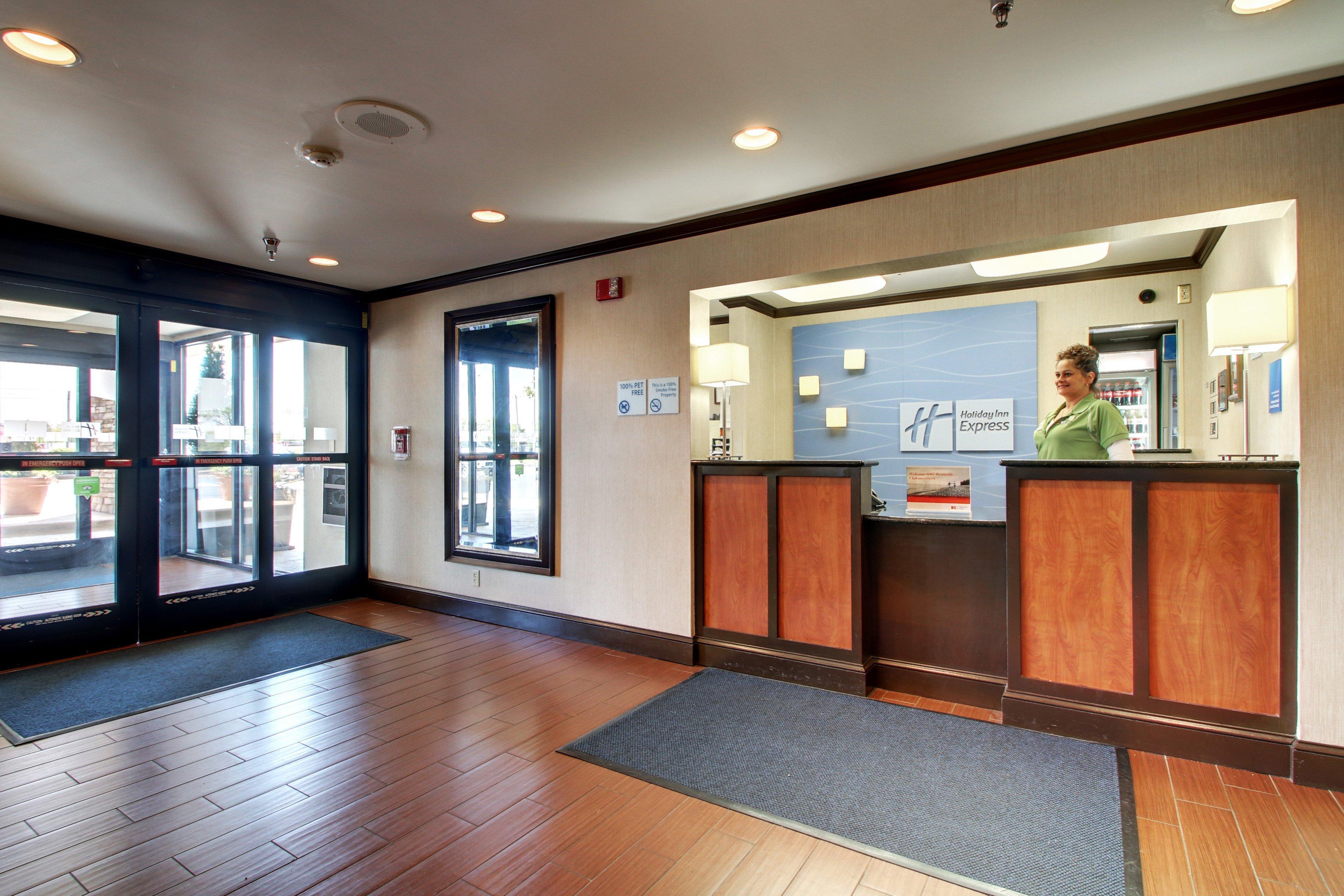 Holiday Inn Express Hotel Fort Campbell-Oak Grove By Ihg Extérieur photo