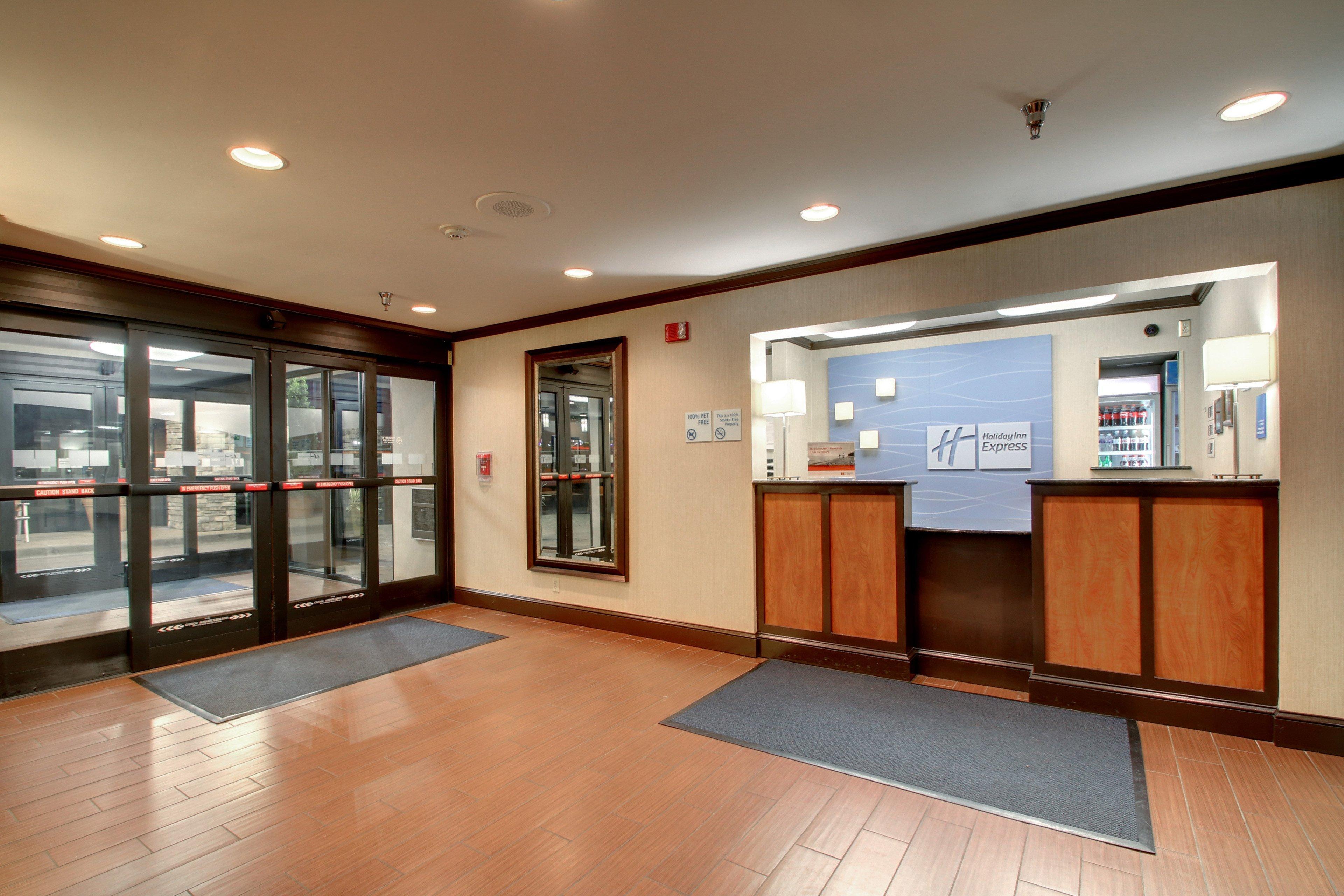 Holiday Inn Express Hotel Fort Campbell-Oak Grove By Ihg Extérieur photo