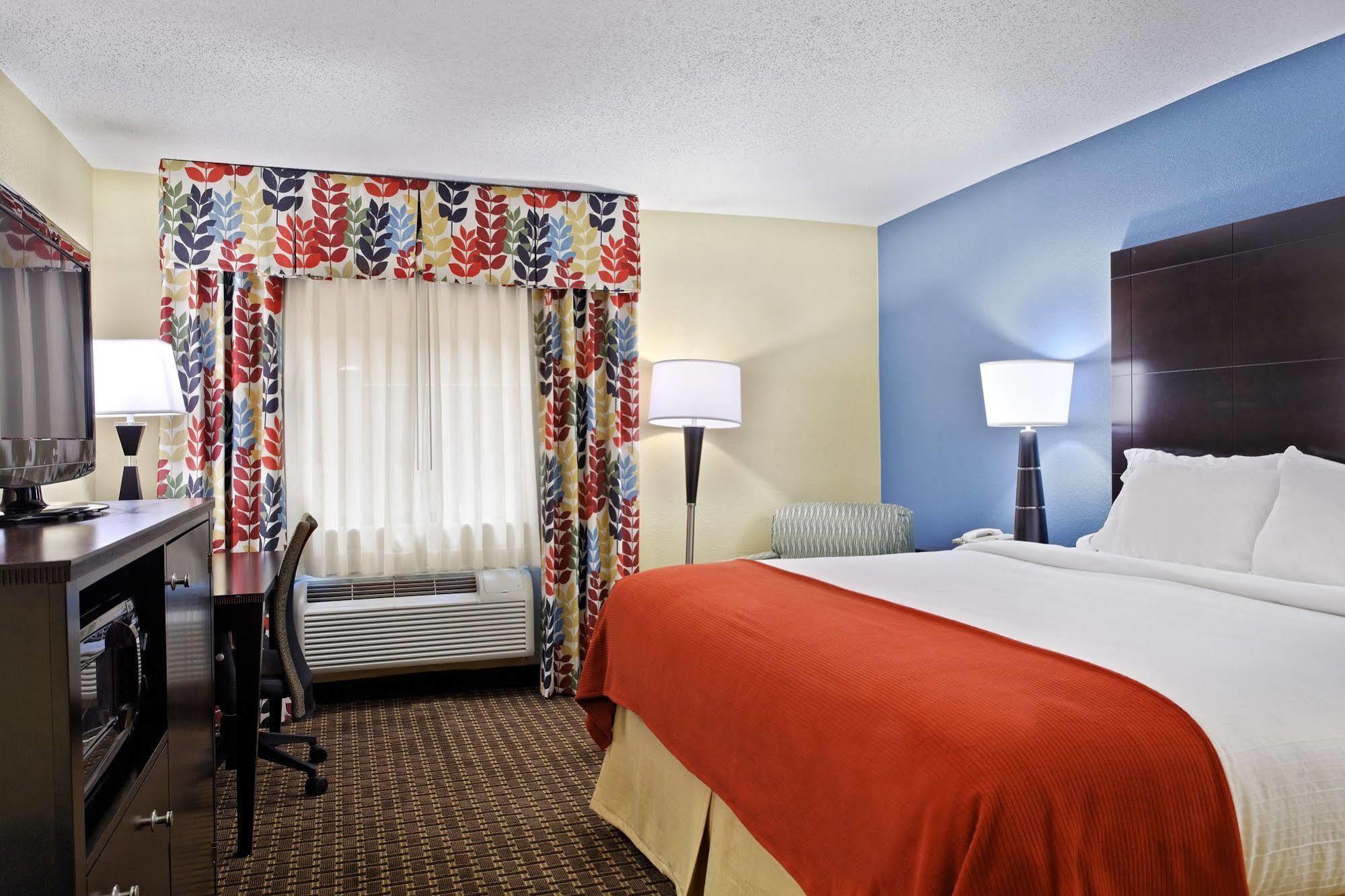 Holiday Inn Express Hotel Fort Campbell-Oak Grove By Ihg Extérieur photo